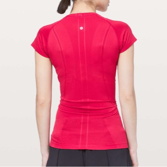 lululemon Swiftly Tech Short Sleeve Crew Red Size 6 NWT - Picture 2 of 4